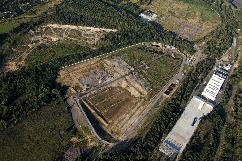 Zakład wraz ze składowiskiem odpadów z lotu ptaka