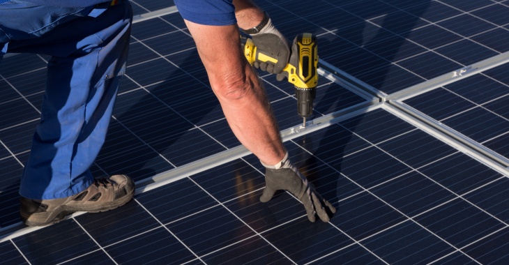 Wołomin stawia na zieloną energię. Nowa farma fotowoltaiczna w PWiK Wołomin stawia na zieloną energię. Nowa farma fotowoltaiczna w PWiK