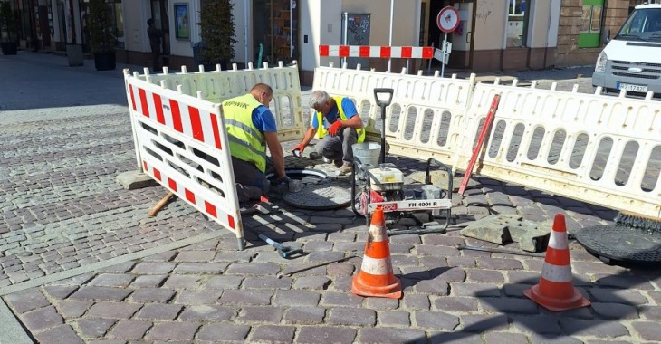 Bezpieczniejsze i ładniejsze włazy kanalizacyjne w Rzeszowie Bezpieczniejsze i ładniejsze włazy kanalizacyjne w Rzeszowie