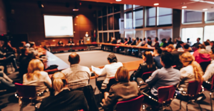 Wyjątkowe referaty na wyjątkową konferencję Wyjątkowe referaty na wyjątkową konferencję