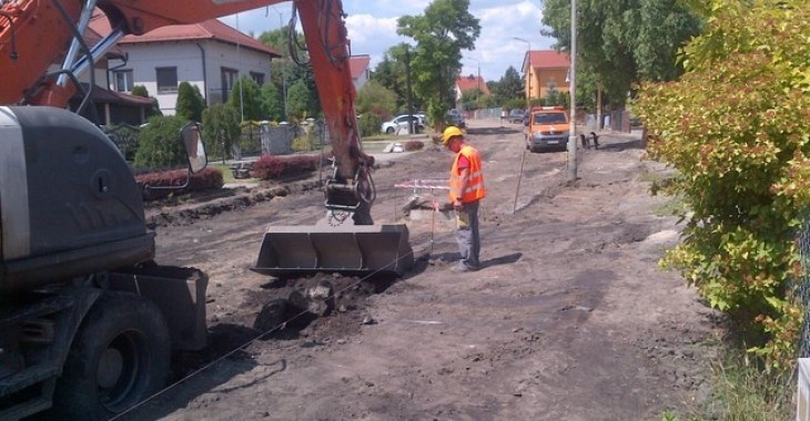 Na wrocławskim osiedlu Pawłowice trwa przebudowa sieci wodociągowej i kanalizacyjnej