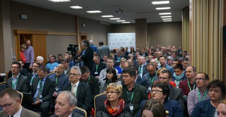 200 uczestników, 5 pokazów, 4 panele tematyczne 200 uczestników, 5 pokazów, 4 panele tematyczne