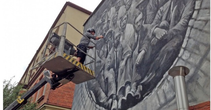 Mural na koniec obchodów 90-lecia ZWIK Mural na koniec obchodów 90-lecia ZWIK