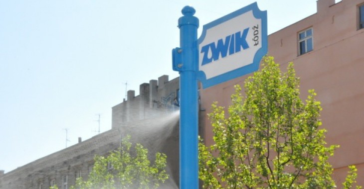 Łódź: Kurtyny wodne na Piotrkowskiej Łódź: Kurtyny wodne na Piotrkowskiej