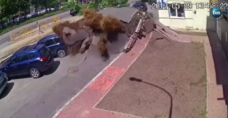 Spektakularna eksplozja wodociągu Spektakularna eksplozja wodociągu