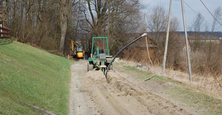 W Koziarni budują kanalizację i kontenerową pompownię wody za 4 mln zł W Koziarni budują kanalizację i kontenerową pompownię wody za 4 mln zł