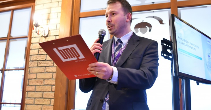 Media pod kontrolą Media pod kontrolą