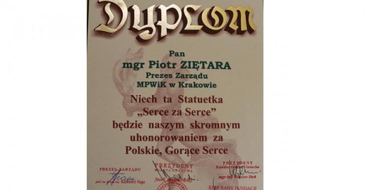 Statuetka „Serce za serce” dla Wodociągów Miasta Krakowa Statuetka „Serce za serce” dla Wodociągów Miasta Krakowa