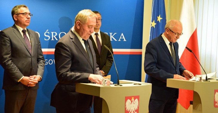 Resorty środowiska i energii w walce o lepszą jakość powietrza i rozwój OZE Resorty środowiska i energii w walce o lepszą jakość powietrza i rozwój OZE