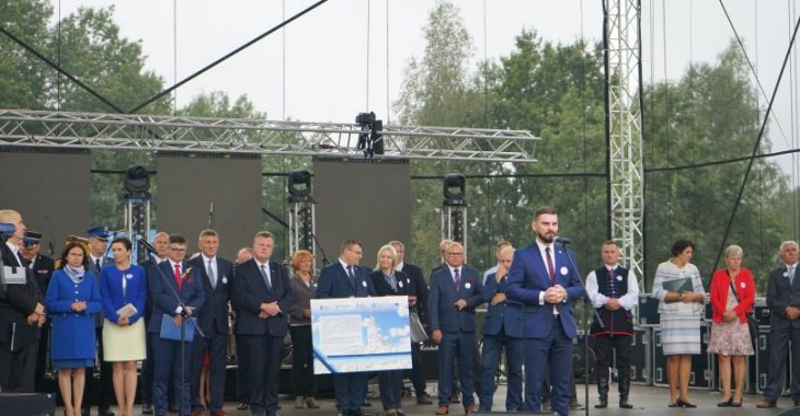 Uroczyste otwarcie sołectwa przesiedlonego z czaszy zbiornika Racibórz Dolny Uroczyste otwarcie sołectwa przesiedlonego z czaszy zbiornika Racibórz Dolny