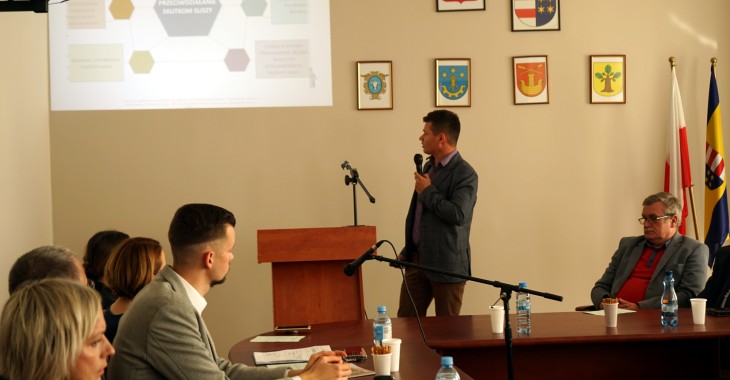 Konferencja "Mała retencja-sposób na susze i powodzie w warunkach zmieniającego się klimatu" Konferencja "Mała retencja-sposób na susze i powodzie w warunkach zmieniającego się klimatu"