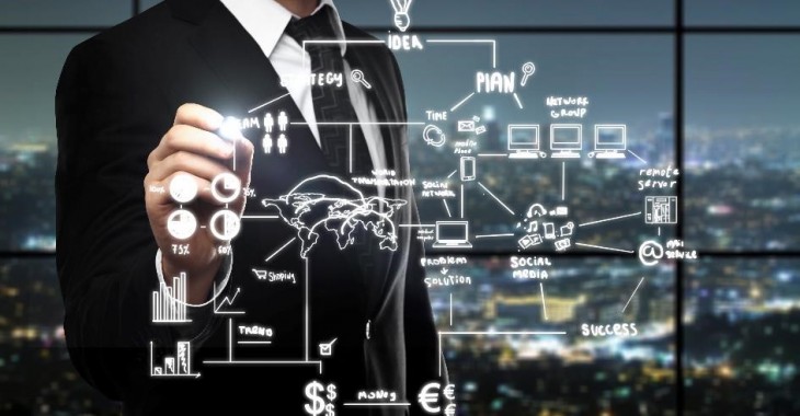 Pracownicy w centrum strategii cyberbezpieczeństwa Pracownicy w centrum strategii cyberbezpieczeństwa