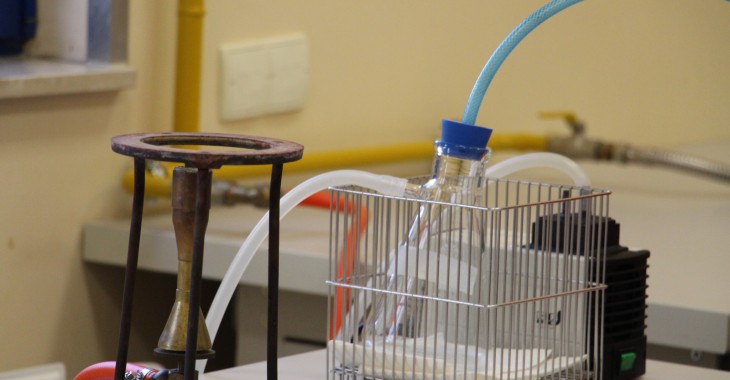 WiK w Opolu: Dział Laboratorium odwiedziła grupa uczniów szkoły średniej WiK w Opolu: Dział Laboratorium odwiedziła grupa uczniów szkoły średniej