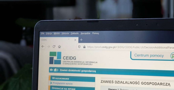 Lawinowo rośnie liczba firm zawieszających działalność