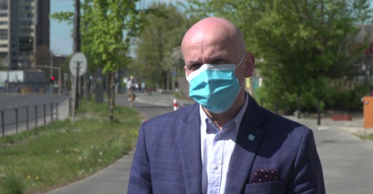 Wody pitnej nie zabraknie, ale specjaliści zalecają jej racjonalne zużycie w ogrodach. Do ich podlewania powinna służyć deszczówka, a nie woda pitna Wody pitnej nie zabraknie, ale specjaliści zalecają jej racjonalne zużycie w ogrodach. Do ich podlewania powinna służyć deszczówka, a nie woda pitna