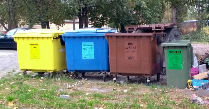Tylko połowa Polaków dobrze segreguje śmieci