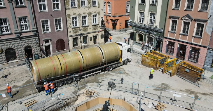 W Poznaniu budują zbiornik retencyjny pod płytą rynku W Poznaniu budują zbiornik retencyjny pod płytą rynku