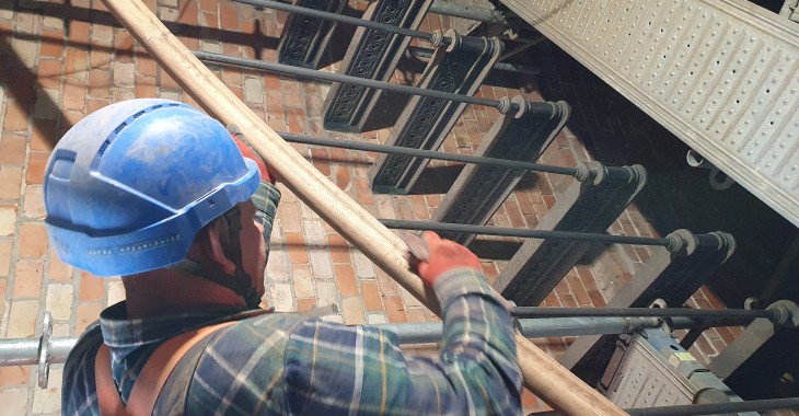 Zabytkowa wieża ciśnień młodnieje – remont zbliża się do półmetka Zabytkowa wieża ciśnień młodnieje – remont zbliża się do półmetka