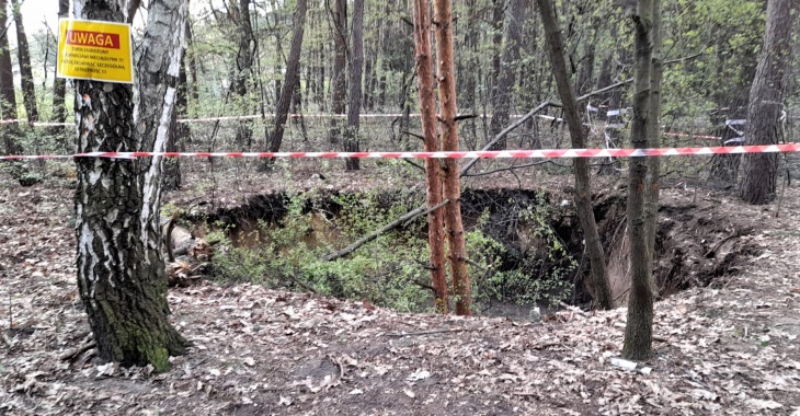 Trzebinia: Zapadlisko uszkodziło kanalizację Trzebinia: Zapadlisko uszkodziło kanalizację