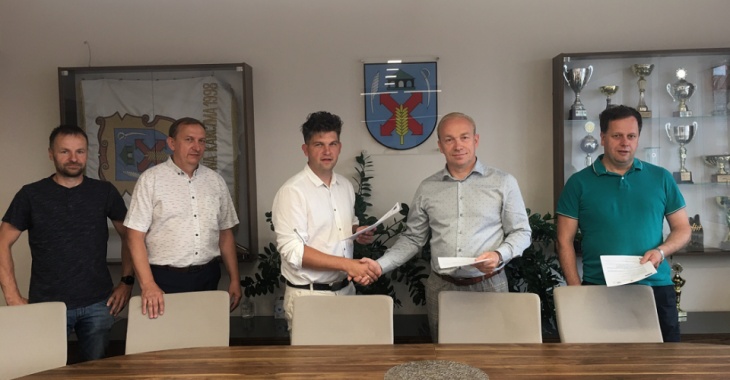 Umowa na budowę sieci wodociągowej w Grabówku Umowa na budowę sieci wodociągowej w Grabówku
